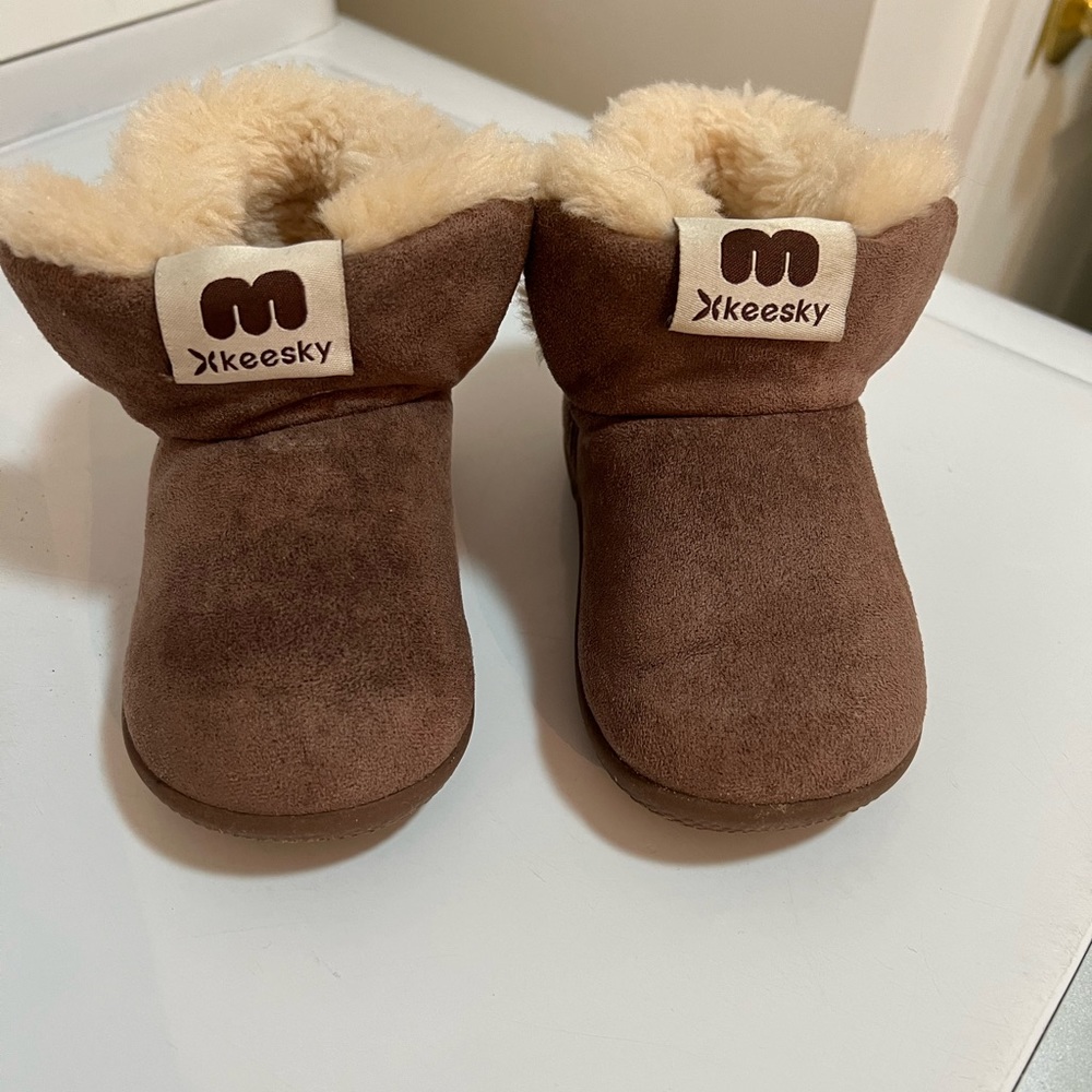 Toddler boots size 6